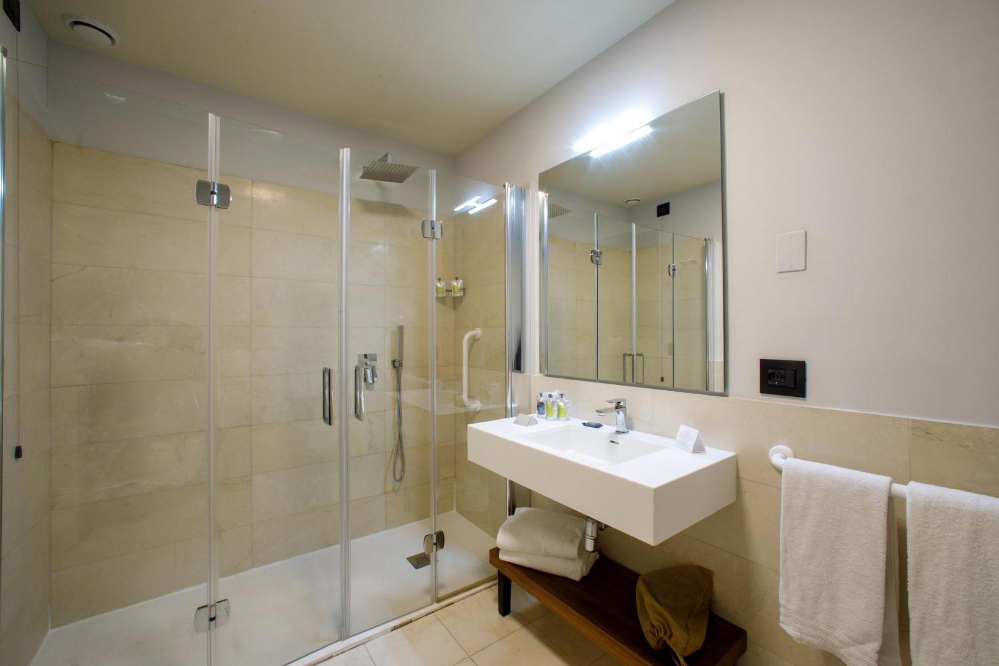 Of Andrea Hotel 4*